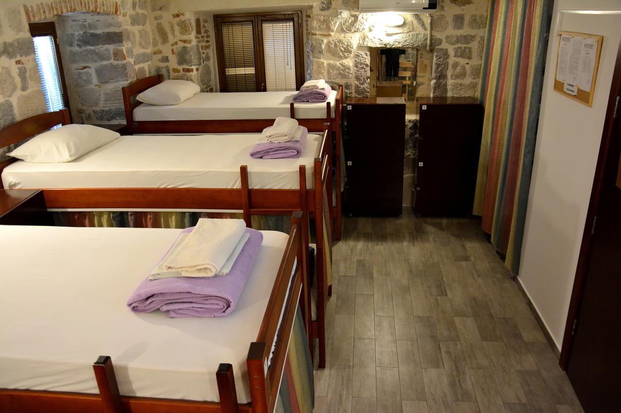 Montenegro Backpackers Home Kotor Extérieur photo